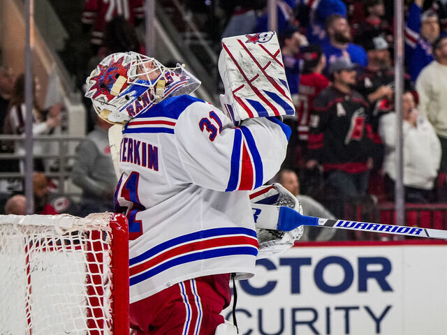 Les Rangers de New York ont blanchi les Hurricanes de la Caroline avec des buts consécutifs pour gagner